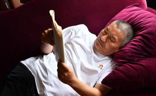 高考|梁实考了多少分?他被称“高考钉子户”:53岁参加过24次高考