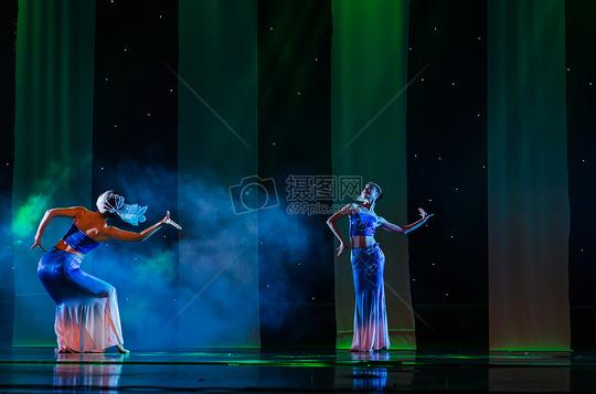 女性舞者表演傣族舞蹈图片素材免费下载jpg图片格式vrf高清图片