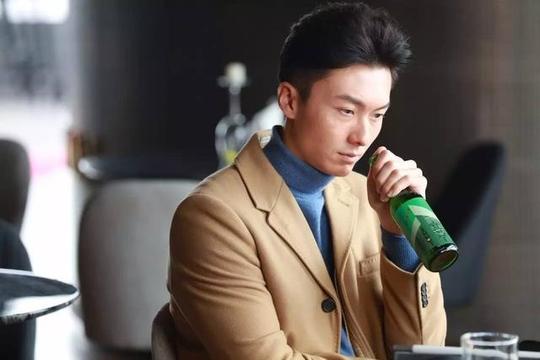 尤其是视帝这一最具分量的奖项花落出演《盲侠大律师》的王浩信,打败