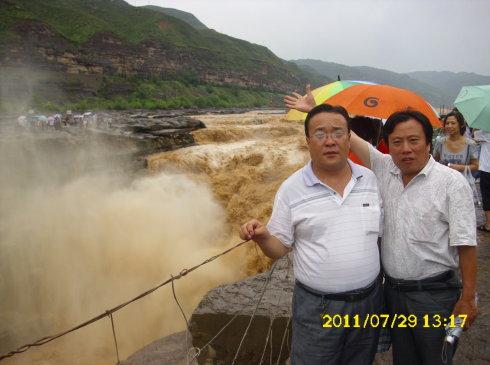 师:长江,黄河可是我们中华民族的母亲河,我们八甲口尹家沟人民的