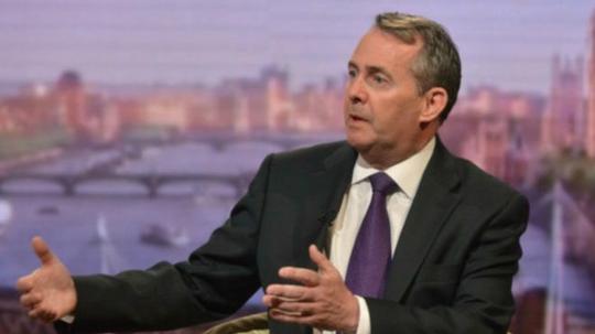 英贸易大臣斥商人:又懒又肥不做生意打高尔夫