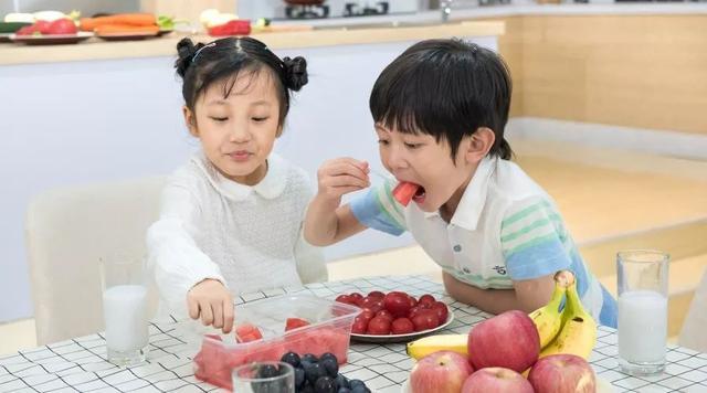 冬天给宝宝吃水果要注意什么