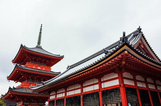 条)清水寺是京都最古老的寺院,日本奈良时期末期由中国唐僧玄装三藏