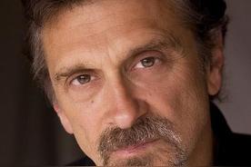 丹尼斯&middot;布特斯卡里斯