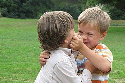 宝宝总是爱打人怎么办