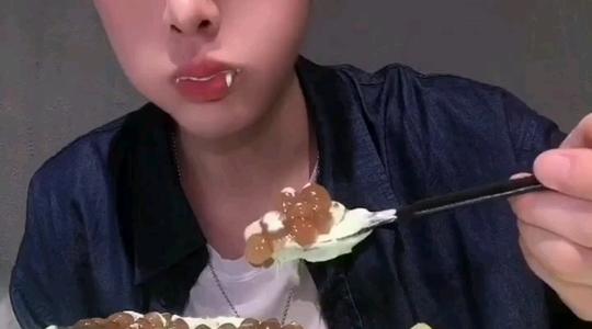 【快手吃播】快手钢牙弟弟合集，助眠，别睡了集美，起来看帅哥吃饭
