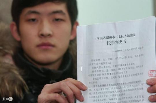 2017最新碰瓷手段:先放你走,随后报警告你肇事逃逸!多人已中招