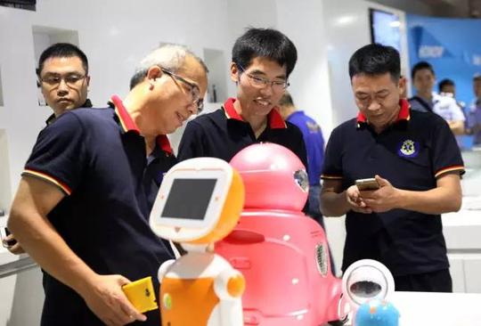 中法创新创业大赛获奖项目对接签约现场.