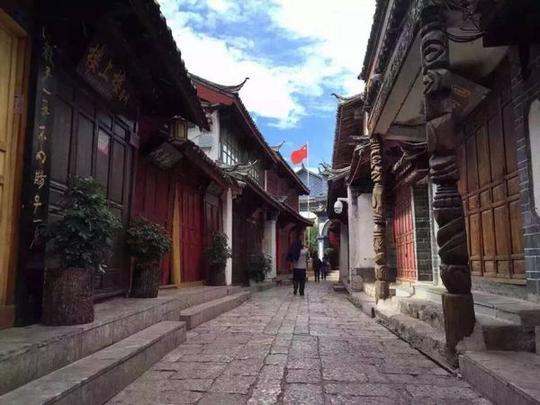 丽江古城严征维护费商户生意惨淡集体关门