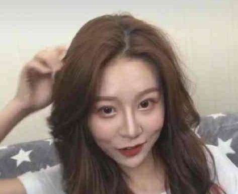 抖音网红关掉美颜滤镜莉哥被骂温婉变阿姨只有她颜值依旧