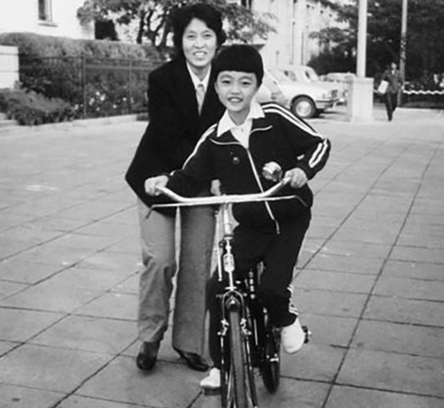怎么样教小孩子骑自行车