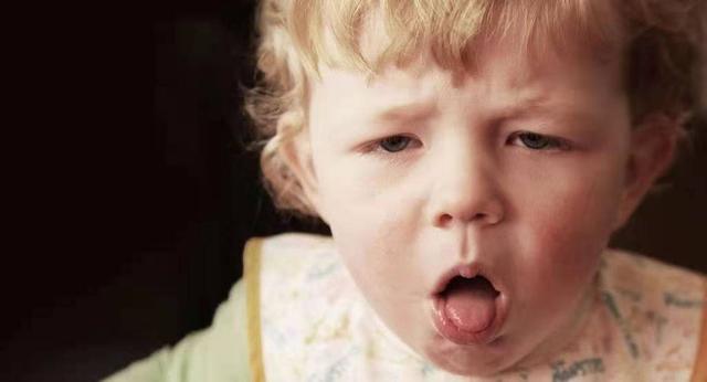 女宝宝四个月咳嗽的原因是什么
