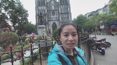 越南年龄最大的教堂，仿巴黎圣母院造的，游客只能从偏门jin