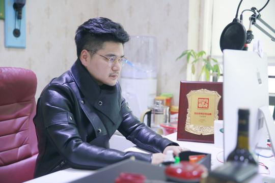 微商创业传奇"男神"阮侠:从破产轻生,到微商巨子