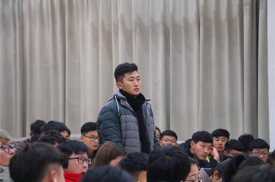 士博教育总裁赵洪军在临沂大学谈创业:创业需谨慎准备好了再出发