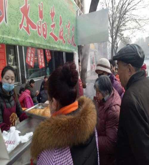 山东水晶芝麻凉皮加盟_特色烧烤培训多少钱_新乡市苗老太职业培训学校
