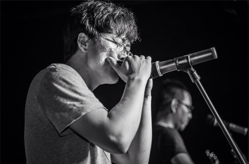 抖音隔壁老樊玫瑰在哪里听_个人资料_隔壁老樊翻唱歌曲合集下载