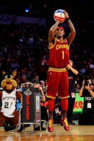 图文-[nba全明星]三分大赛吉布森进行投篮_最