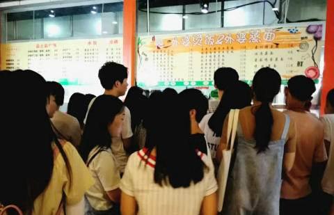 生意火爆万人大学食堂招租无房租，教技术，月入2万