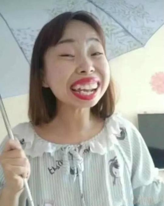 快手"嘟嘟姐"一夜爆红,粉丝超千万,直播间大佬云集!