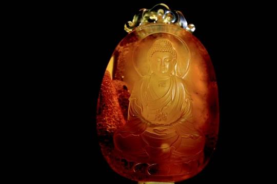 顶级蜜蜡琥珀大日如来佛像雕刻吊坠蜜蜡鸡油黄佛像平安吊坠蜜蜡本