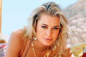 丽贝卡·罗梅恩