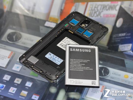并且拥有smartstabilization智能稳定夜拍技术,支持4k分辨率视频录制