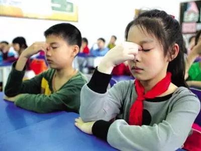 小孩近视眼如何矫正