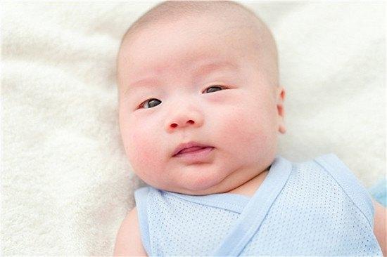 宝宝长湿疹可以涂母乳吗