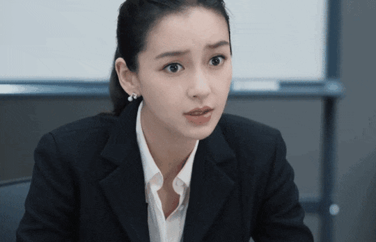 创业时代——那蓝身为官二代的女主那蓝,从剑桥毕业,成功成为投资集