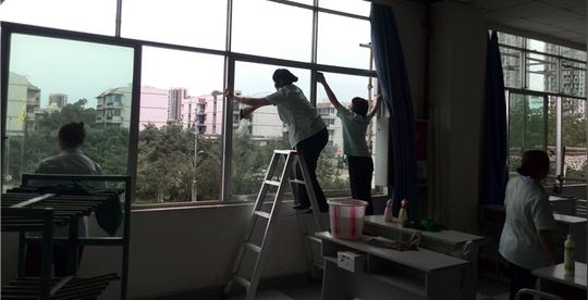 家居生活小妙招玻璃清洗的四大技巧