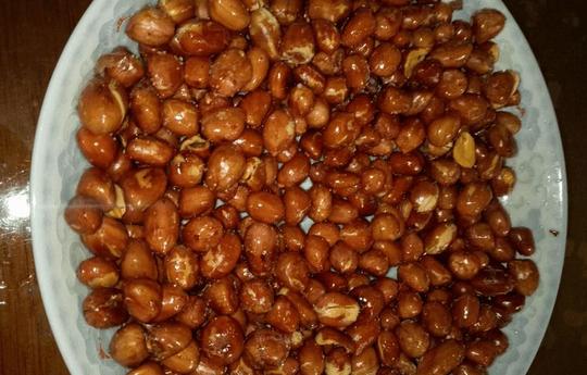 8,香脆油炸花生米,这道菜是老公最爱的下酒菜,还有香辣花生米也是他