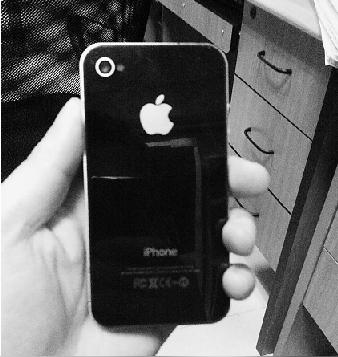 注意借打手机骗局升级有伙人用假iphone4骗人