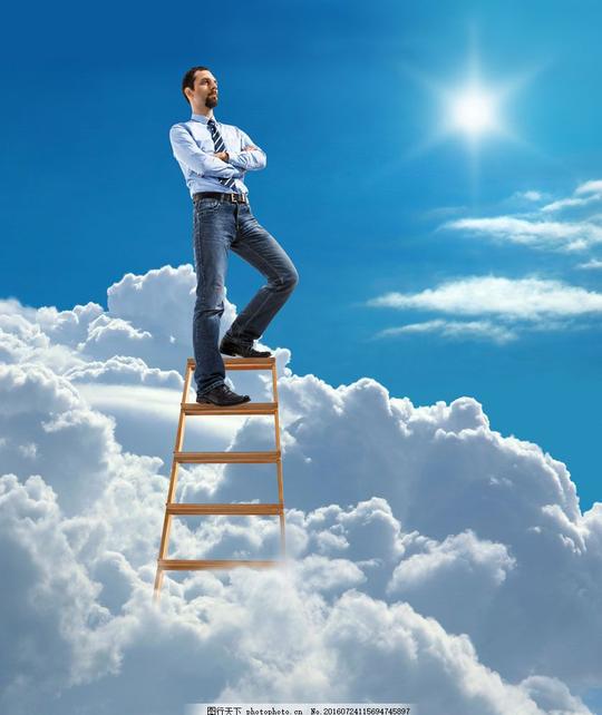 天梯上的商务男士天梯上的商务男士图片素材楼梯蓝天白云寻找商机