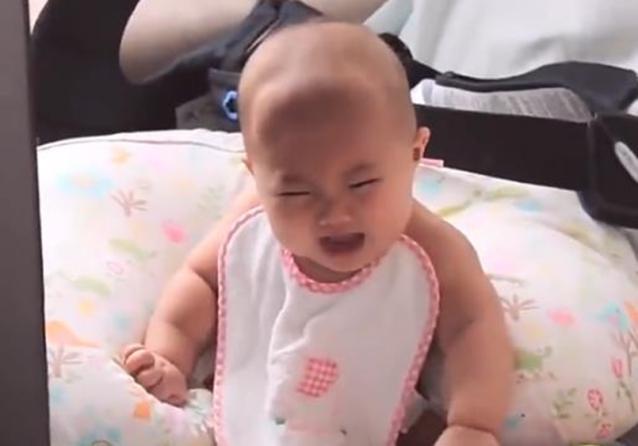 怎么哄爱哭的小宝宝