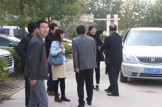 人社部中国劳动报同志来我县考察农民工返乡创业工作
