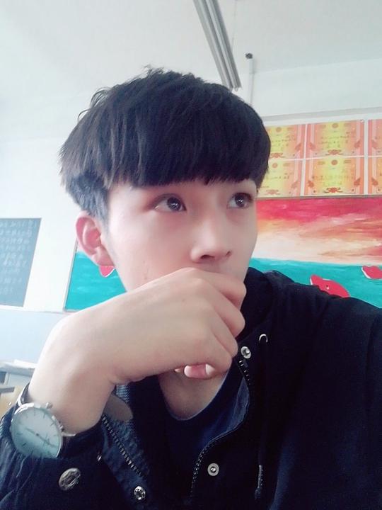 这……别人发我的视频在我的快手就能火?那能来点双击加关注嘛