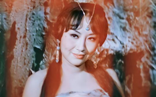 邵氏电影:盘丝洞里的蜘蛛精性感美艳，把唐僧和蜘蛛精都迷倒了。