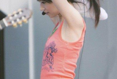 有些女人为什么会平胸