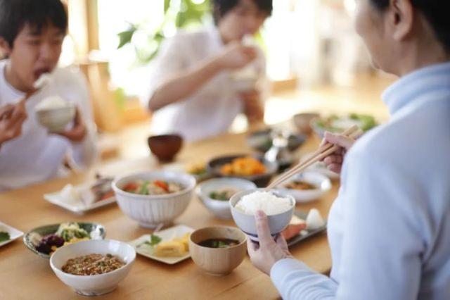 6个吃饭坏习惯