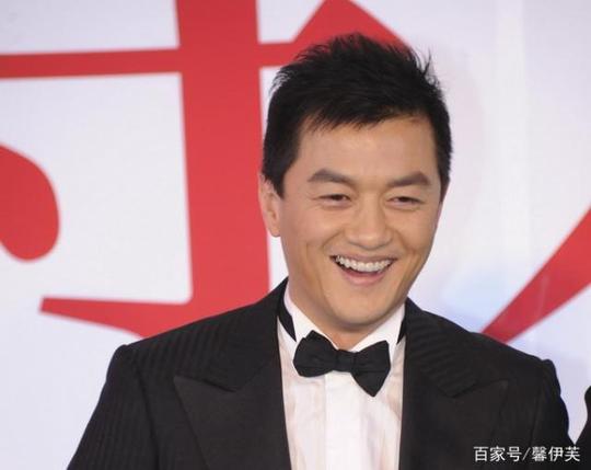 李亚鹏创业失败,欠债4000万未还,女儿李嫣花钱却大手大脚