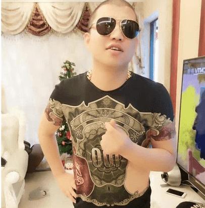 快手二驴真实身份:乡非二驴自曝自己直播收入视频