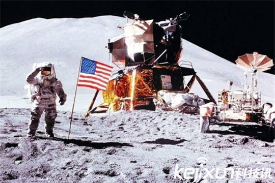 美国登月系惊天大骗局斯诺登曝光四大证据美国作假