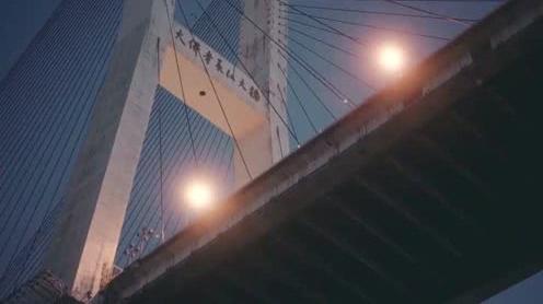 夜已沉默，心事向谁说，所有的爱都错过