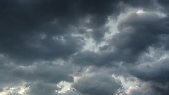 4k乌云飘动阴暗天气_4096x2304_高清视频素材下载(:)