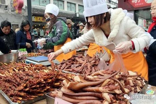 开卤菜店你只会盲目追随?不懂这3点，活该被坑