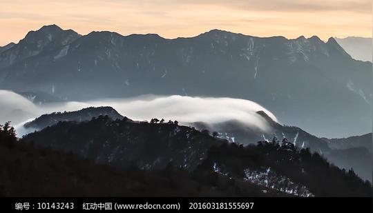 山顶云雾流动延时视频素材