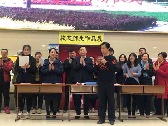 琼华读书社举办"接力阅读,共享书香"图书漂流活动