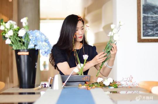 青岛90后美女爱花道辞职创业打造艺术空间_影像力