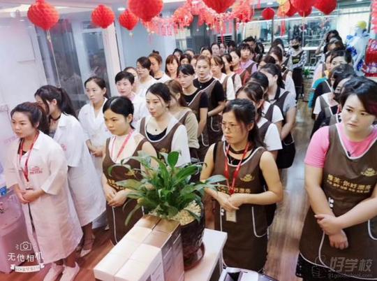 厦门香港你好漂亮美妆学院教学现场